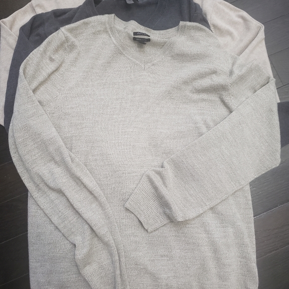 BUNDLE of 3 Mens size L tall sweaters - Picture 2 of 7